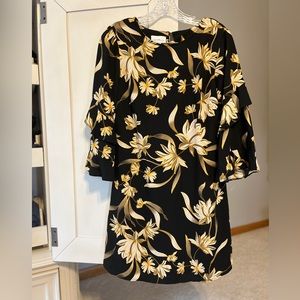 New beautiful flattering floral dress Jacklyn Smith size small